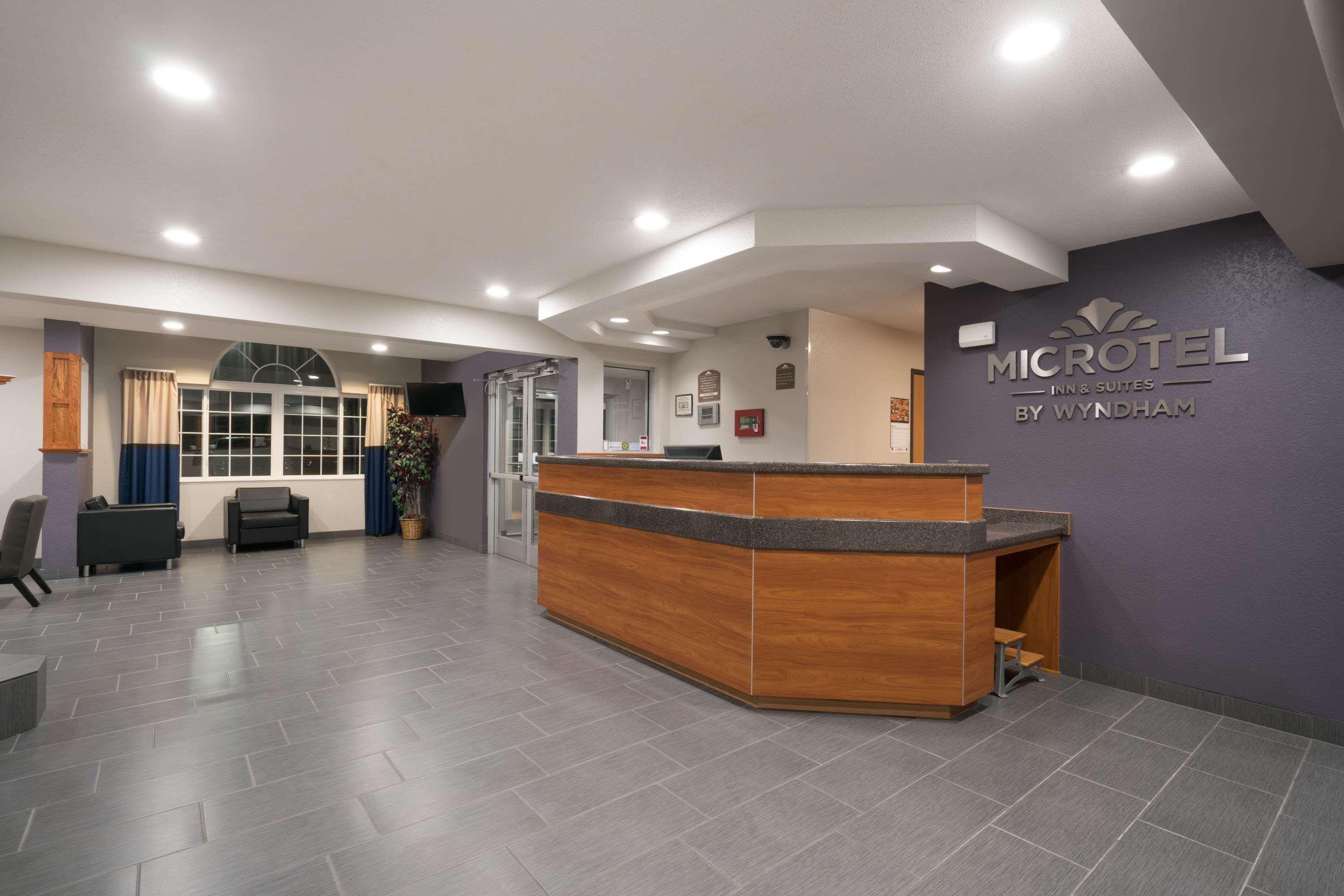 Microtel Inn & Suites By Wyndham Springfield Екстер'єр фото